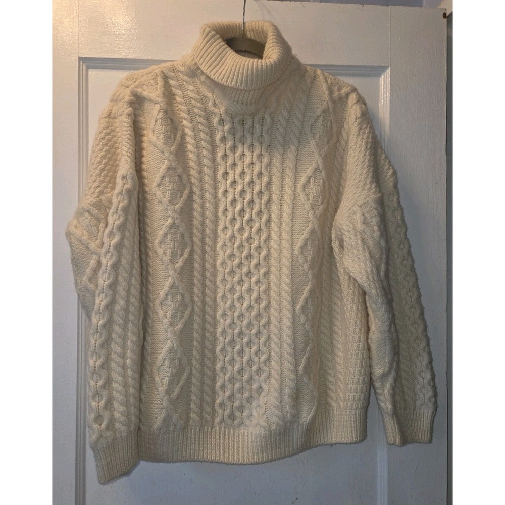 CarraigDonn Irish 100% Merino Wool Turtleneck Cream Sweater. Large